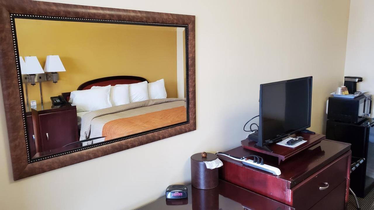 Imperial Fireside Inn Садбери Экстерьер фото